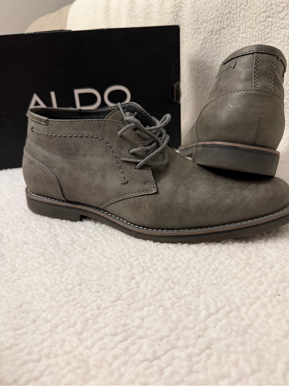 ALDO Men's Gray Suede Chukka Boots